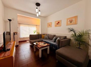 Casa · 190m² · 6 Ambientes · 3 Cocheras · Venta Casa 3 Ambientes con Quincho y Patio + Depto