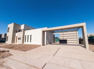Casa de 6 ambientes, Mayor Drummond · Casa en Barrio Privado La Quebrada - Ruta 60, Luján de Cuyo - 190 m²