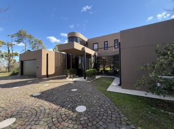 Casa · 417m² · 8 Ambientes · 5 Cocheras · Casa en Los Cerrillos Country Club, Fátima