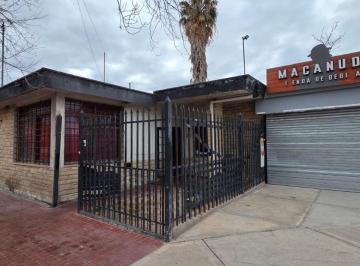 Casa · 256m² · 6 Ambientes · 3 Cocheras · Venta Casa Barrio Santa Ana a Reciclar. Guaymallén