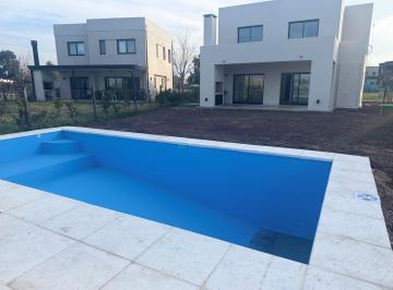 Casa · 154m² · 5 Ambientes · 2 Cocheras · Casa en Venta en San Pablo, Pilar, G. B. a. Zona Norte