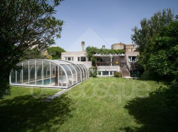 Casa de 6 ambientes, Cariló · Casa en Primera Linea de Mar con Piscina Cubierta Climatizada