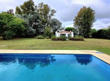 Quinta vacacional · 160m² · 2 Dormitorios · Casa de Campo en Complejo de Chacras Areco
