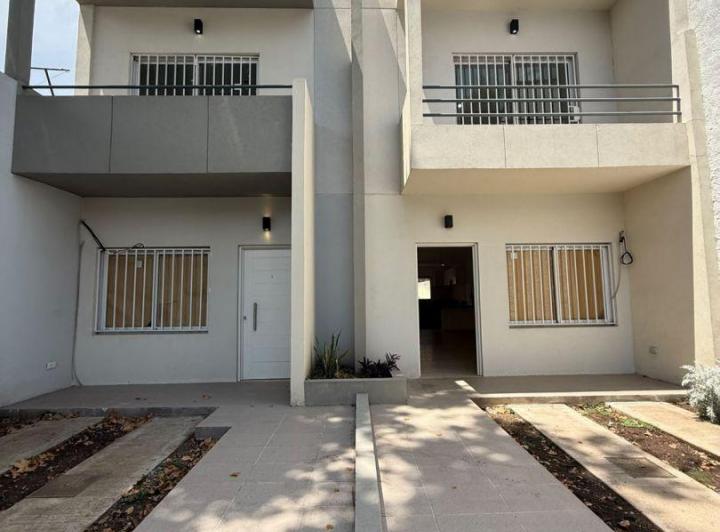 Casa · 120m² · 4 Ambientes · 1 Cochera