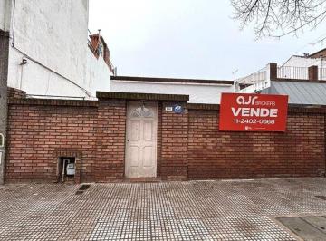 Casa de 3 ambientes, Villa Urquiza · Casa Sobre Gran Lote de 8,66 X 52,19 m – 452 m² de Terreno – Villa Urquiza