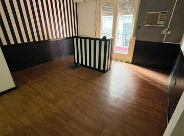 Departamento · 70m² · 3 Ambientes · Oficina en Centro de Lanús Este