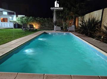 Casa · 180m² · 10 Ambientes · 3 Cocheras · Openhouse Inmobiliaria Vende Moderna y Amplia Casa en Barrio La Bastilla