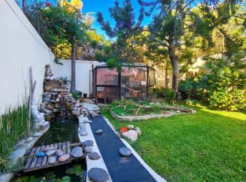 Casa · 318m² · 8 Ambientes · 2 Cocheras · Venta Casa 8 Ambientes Lote Propio con Jardin y Cochera en Agronomia