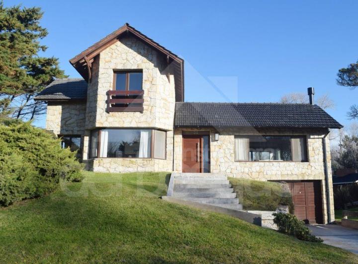 Casa · 143m² · 5 Ambientes