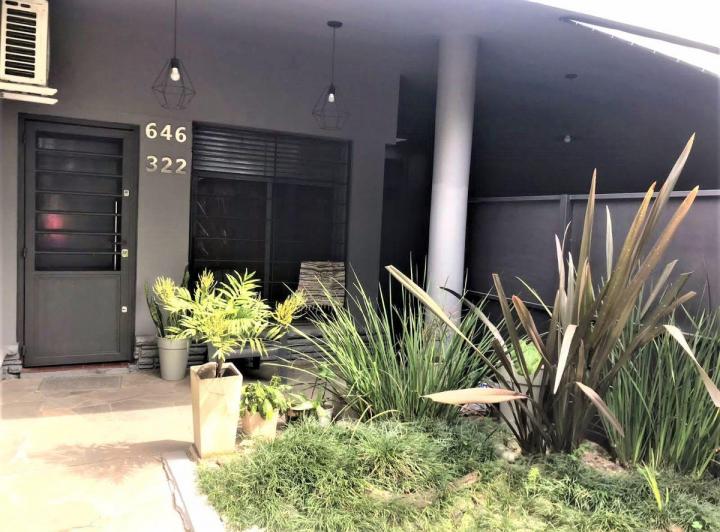 Casa · 140m² · 4 Ambientes · 2 Cocheras