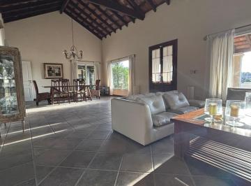 Casa de 5 ambientes, Luján · Casa en Alquiler Anual - Santa Catalina - Lujan