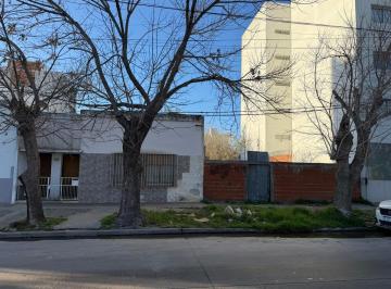 Terreno , La Plata · Lote con Construccion Ideal Centro Logistico, Cocheras