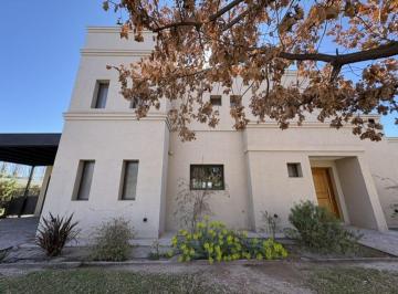 Casa de 7 ambientes, Chacras de Coria · Privado en Chacras de Coria