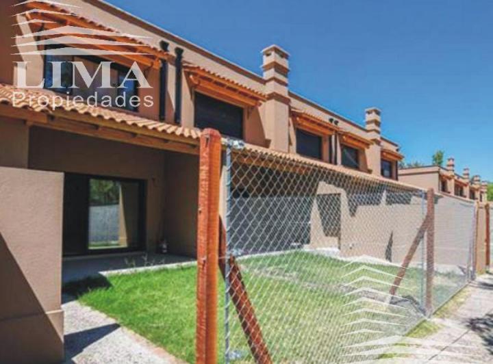 Casa · 150ha · 4 Ambientes · 2 Cocheras
