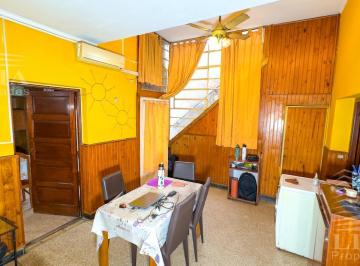 Casa · 94m² · 5 Ambientes · Casa Interna Unica en España y Hospitales