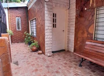 Casa · 175m² · 4 Ambientes · 1 Cochera · Casa 2 Dorm. en Gdro. Baigorria