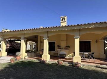 Casa de 5 ambientes, Cerrillos · Casa en B° Privado Los Olmos
