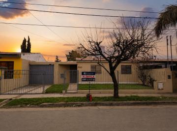 Casa de 5 ambientes, Córdoba · Oportunidad! Casa 3 Dorm. y Cochera - San Luis de Francia