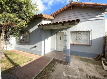 Casa · 60m² · 3 Ambientes · Casa en Alquiler con 2 Dorm. y Parque - Tolosa
