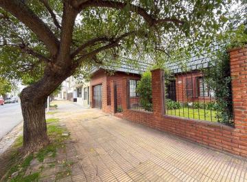 Casa · 166m² · 4 Ambientes · 1 Cochera · Casa 3 Dormi con Patio y Garage - Semicentro Tandil