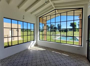 Casa · 220m² · 5 Ambientes · 4 Cocheras · Casa en Venta El Refugio Barrio Haras Santa Maria