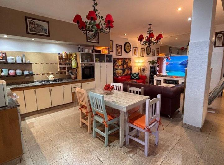 Casa · 152m² · 4 Ambientes · 1 Cochera