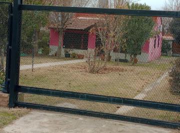 Casa · 84m² · 4 Ambientes · 1 Cochera · Casa 4 Ambientes Venta Gral. Las Heras, C/parque