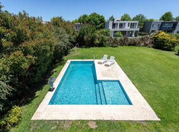 Casa · 204m² · 5 Ambientes · Venta Casa Haras Santa Maria, Barrio Las Lomas.