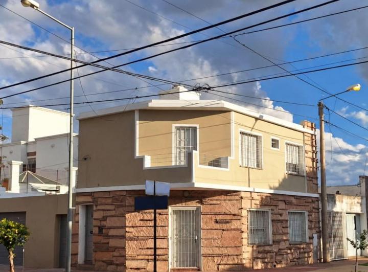 Casa · 164m² · 3 Ambientes · 1 Cochera