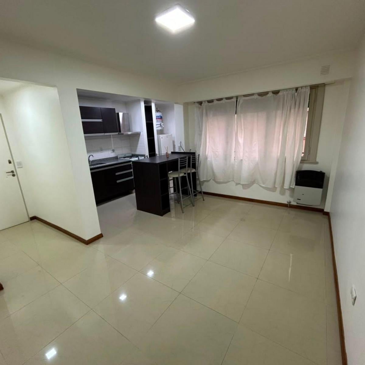 Excelente departamento de 2 ambientes de 42 m² reciclado — Plaza Colón