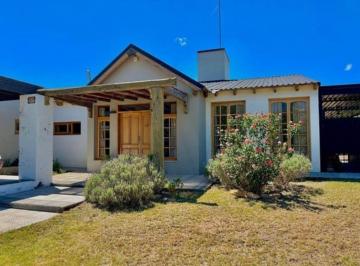 Casa · 203m² · 5 Ambientes · 4 Cocheras · Venta Casa B° Cerrado La Escondida - Las Paredes