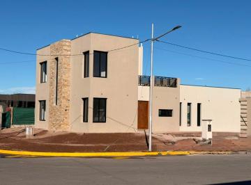 Casa · 187m² · 5 Ambientes · 2 Cocheras · Casa en Barrio Privado - Luján de Cuyo