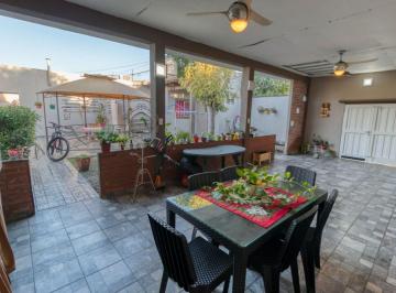 Casa · 125m² · 4 Ambientes · 1 Cochera · Casas en Venta en La Plata