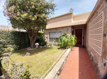 Casa · 124m² · 3 Ambientes · 1 Cochera · Venta Casa 3 Amb con Cochera Patio y Quincho Gerli