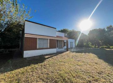 Casa · 110m² · 5 Ambientes · 1 Cochera · Casa con Gran Terreno Sobre Ruta 70 Colonia Pujol