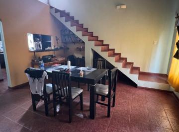 Casa · 135m² · 4 Ambientes · 2 Cocheras · Venta Casa Ezpeleta Oeste 4 Ambientes