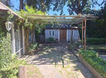 Quinta vacacional · 300m² · 3 Dormitorios · 4 Cocheras · Casa Quinta en Loma Verde Amplio Terreno
