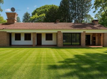 Casa · 93m² · 3 Ambientes · 2 Cocheras · Venta Casa 3 Ambientes en Marcos Paz