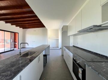 Casa · 141m² · 4 Ambientes · 2 Cocheras · Casa en Venta Lobos 3 Dorm. La Federala