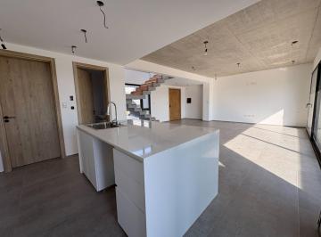 Casa · 150m² · 5 Ambientes · 3 Cocheras · Casa en Venta en Gorina a Estrenar