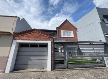 Casa · 186m² · 5 Ambientes · 2 Cocheras · Casa 5 Ambientes Pileta Cochera Barrio Naon