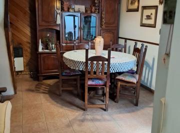 PH · 80m² · 4 Ambientes · Casa PH con Terraza, Patio y Quincho