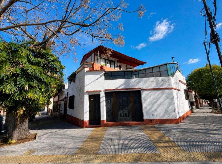 Casa · 83m² · 5 Ambientes · 1 Cochera