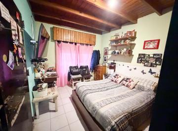Casa · 81m² · 4 Ambientes · 2 Cocheras · Venta Casa 4 Ambientes Moreno Cuartel V