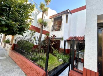 Casa · 226m² · 4 Ambientes · 1 Cochera · Venta Casa 4 Amb. C/ Quincho Patio Terraza Cochera