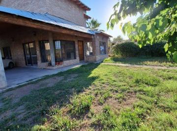 Casa · 251m² · 2 Ambientes · 3 Cocheras · Casa B° Privado Las Palmeras, Tiraso Guaymallén