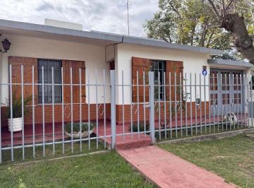 Casa · 100m² · 5 Ambientes · 1 Cochera · Casa en Venta en Juana Koslay San Luis
