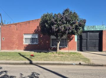 Casa · 117m² · 4 Ambientes · 1 Cochera · Casa en Pablo Nogues, Malvinas Argentinas