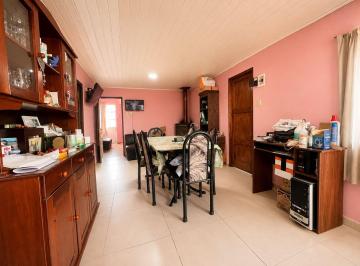 Casa · 284m² · 8 Ambientes · 1 Cochera · Venta Casa con Garaje Patio y Apartamento Al Fondo