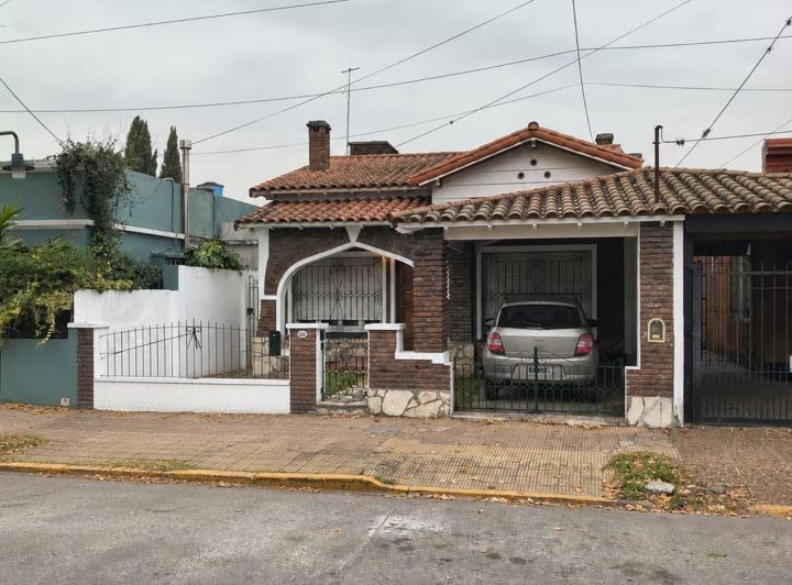 Casa · 80m² · 3 Ambientes · 1 Cochera